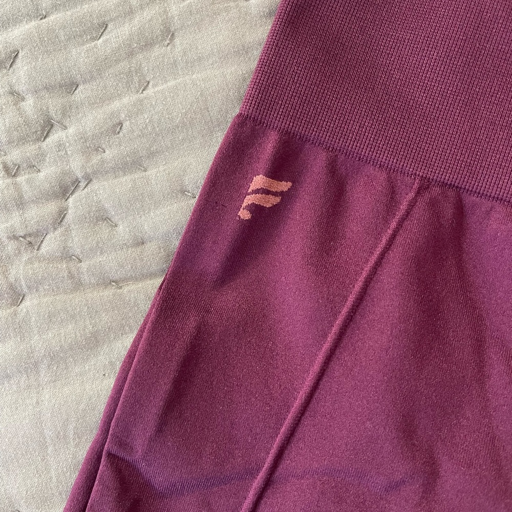 Fabletics Sync High Waisted Perforated Leggings L… - image 4